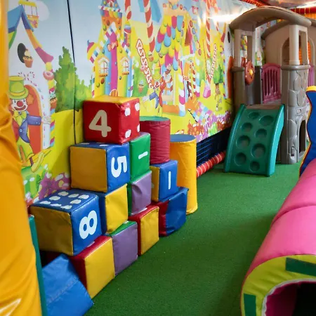 Campingplads Family Kids Village Riva Dei Pini *